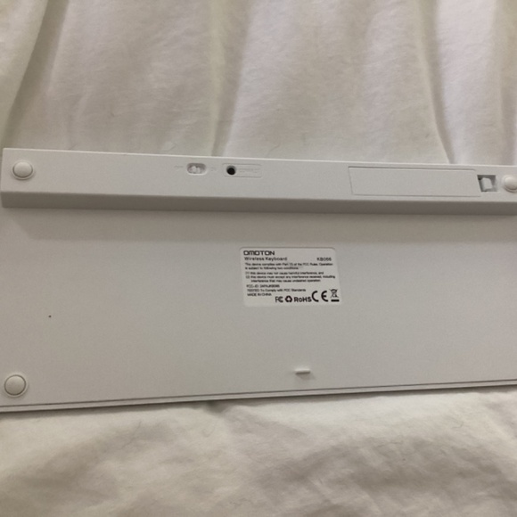 Omoton Wireless Keyboard - Picture 2 of 2